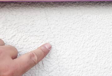 屋根・外壁塗装のプロが専門スタッフが徹底的にチェックします